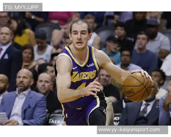 沃特森表现出色10投7中砍下21分赛场正负值高达17分